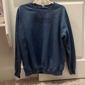Taylor Swift (The Eras Tour) blue crewneck - size medium